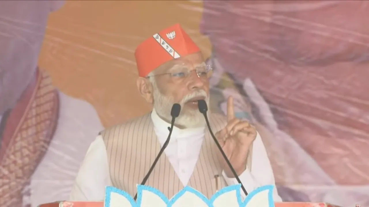 Narendra Modi addressing a rally in Krishnanagar, West Bengal
