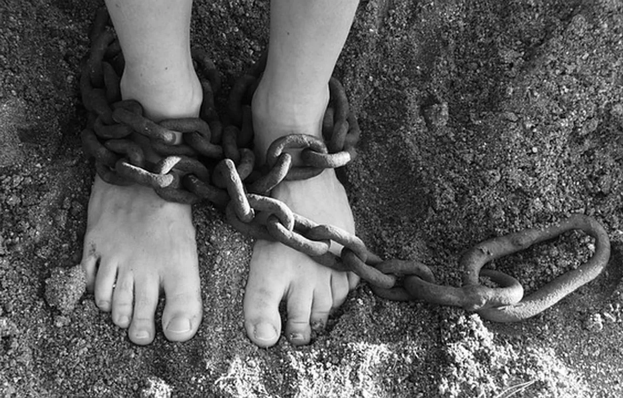 Labour chained.jpg