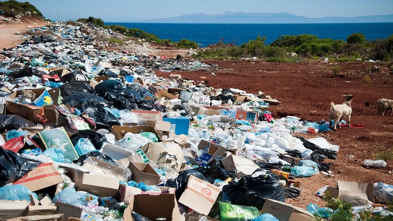 Plactic pollution.jpg