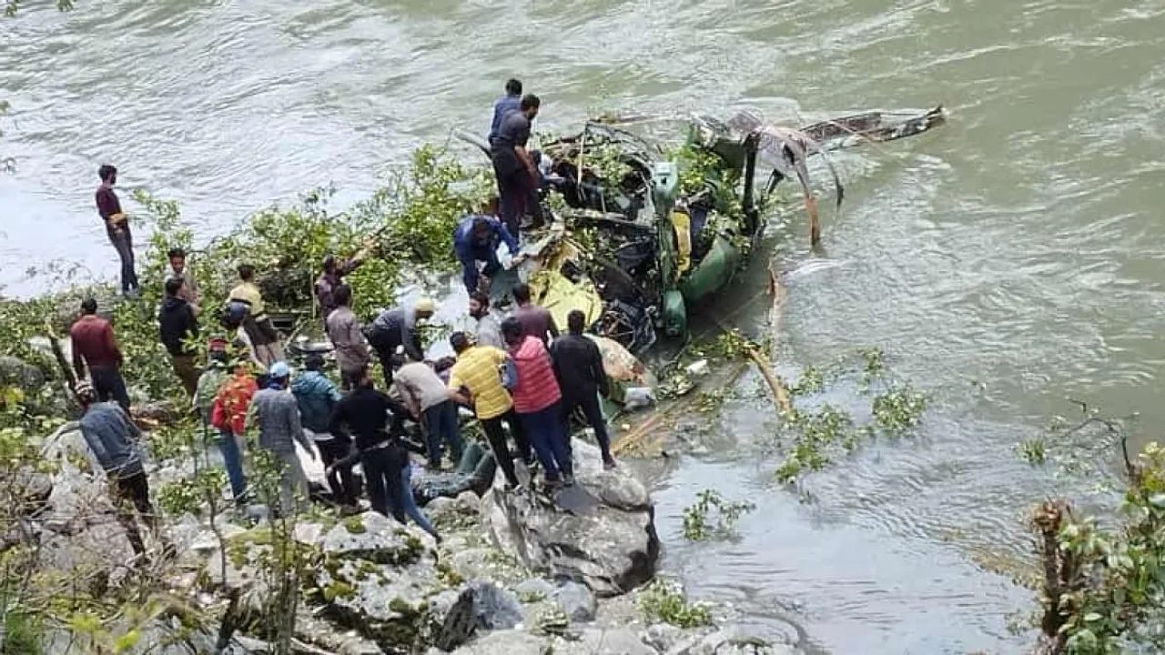 Army chopper crashes Kishtwar