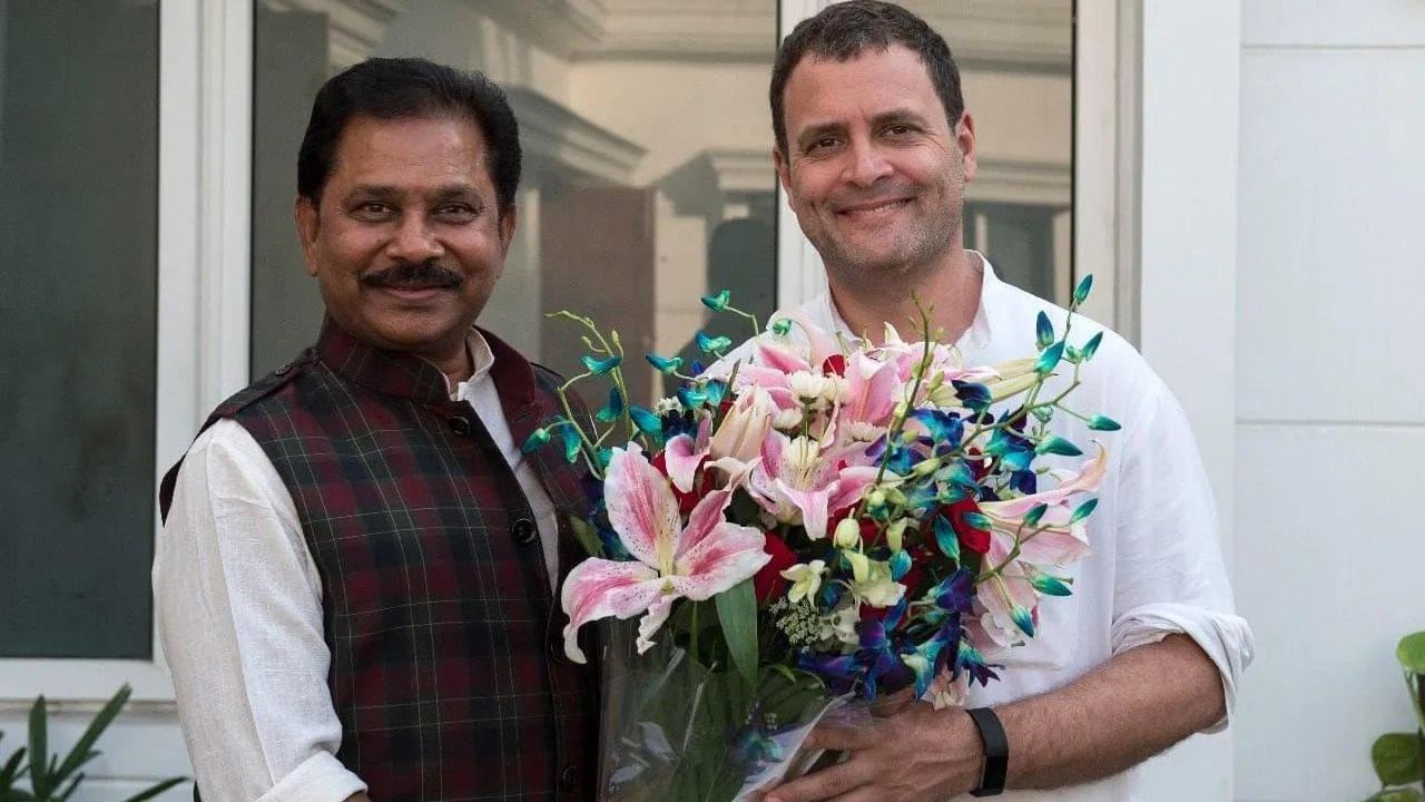 Dhiraj Prasad Sahu with Rahul Gandhi