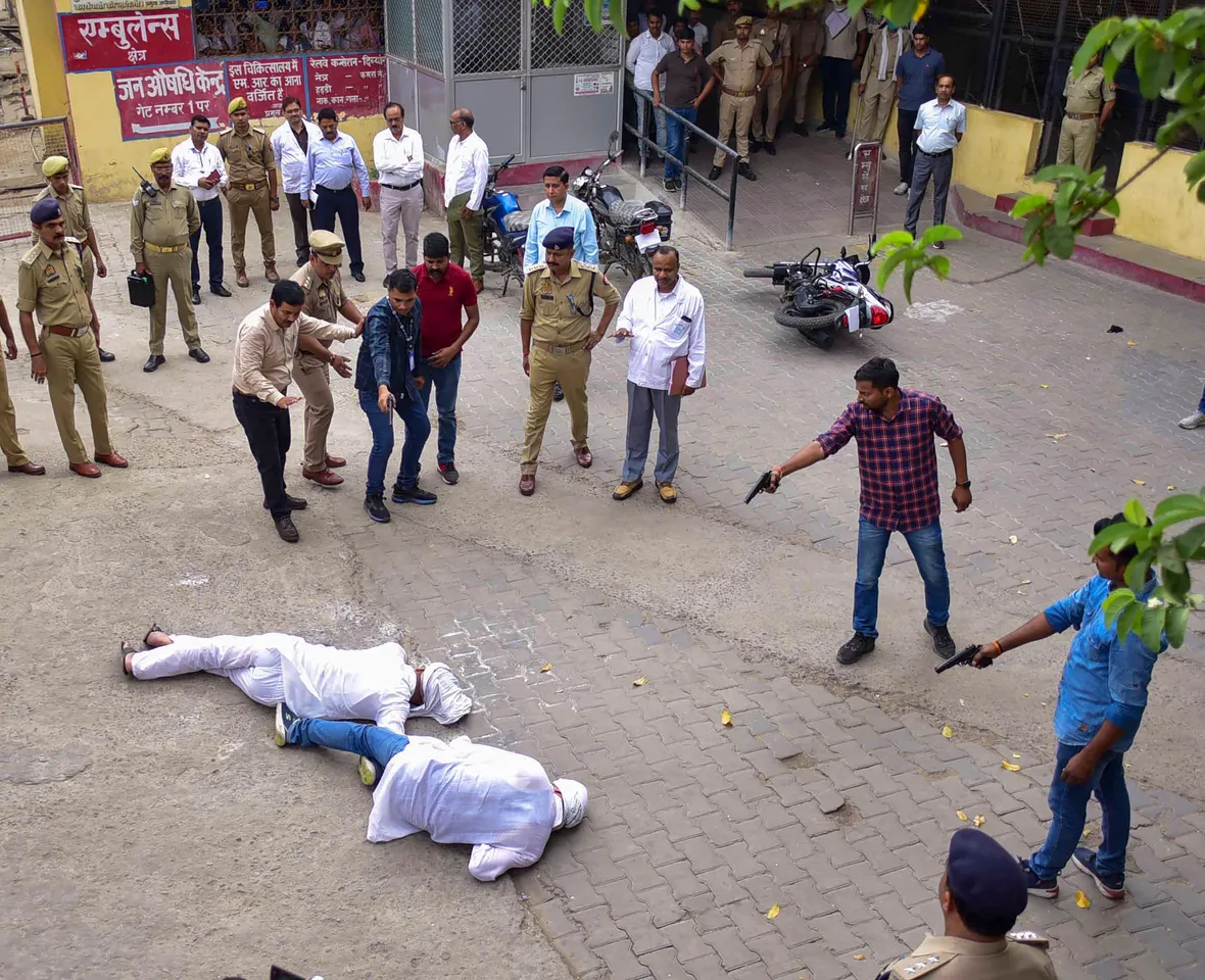UP POlice recreate the crime scene Atiq Ahmad