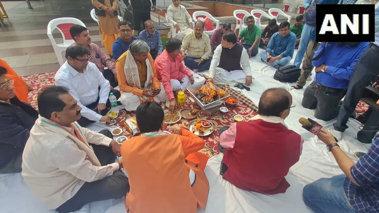 Vijay Goel Havan.jpg