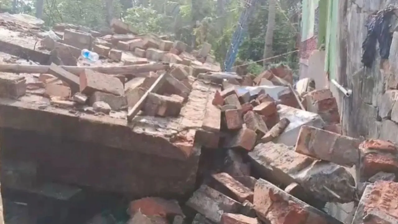 Blast in illegal firecracker factory in Bengal