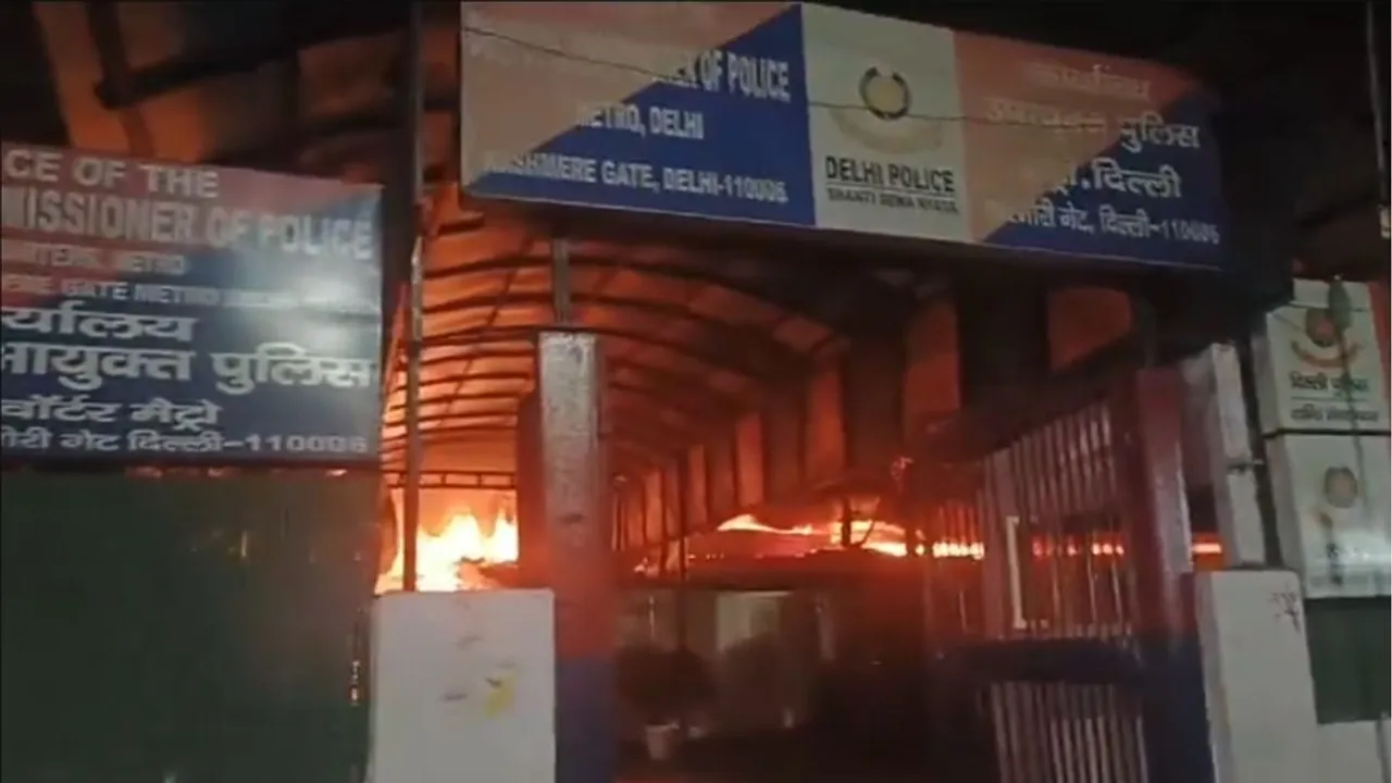 A major fire has broken out at police station Kashmiri Gate Metro Station