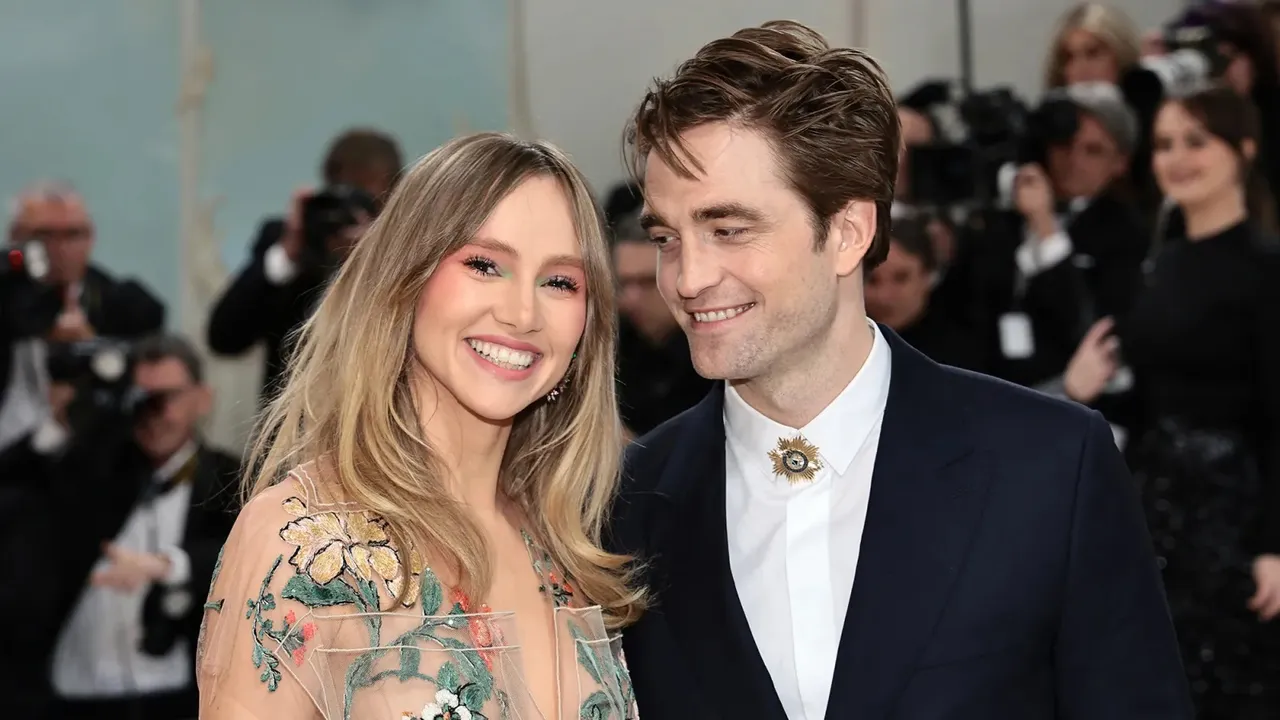Robert Pattinson and Suki Waterhouse