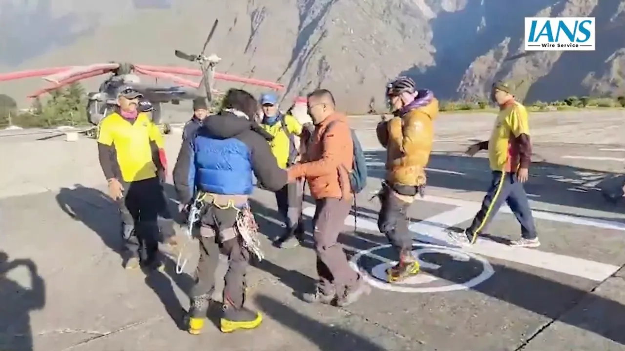 Two foreign mountaineers stranded in Chamoli rescued
