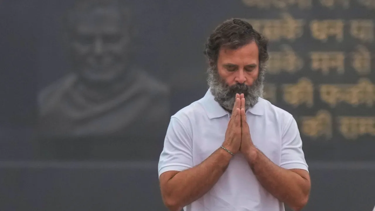 Rahul-Gandhi-visits-Sadaiv-Atal
