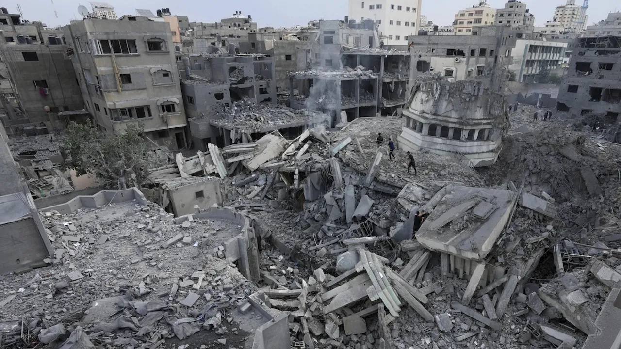 Israeli warplanes cause devastation in upscale Rimal, the beating heart of Gaza City