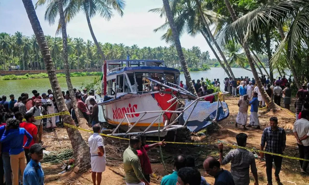 Tanur boat accident.webp