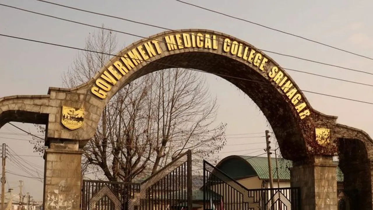 GMC Srinagar medical student