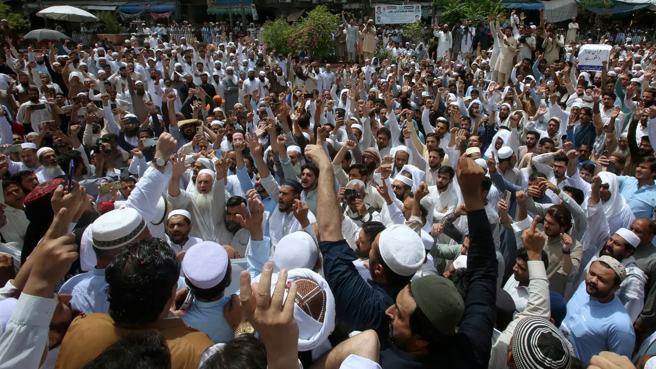 Protests in Pakistan anti sweden.jpeg