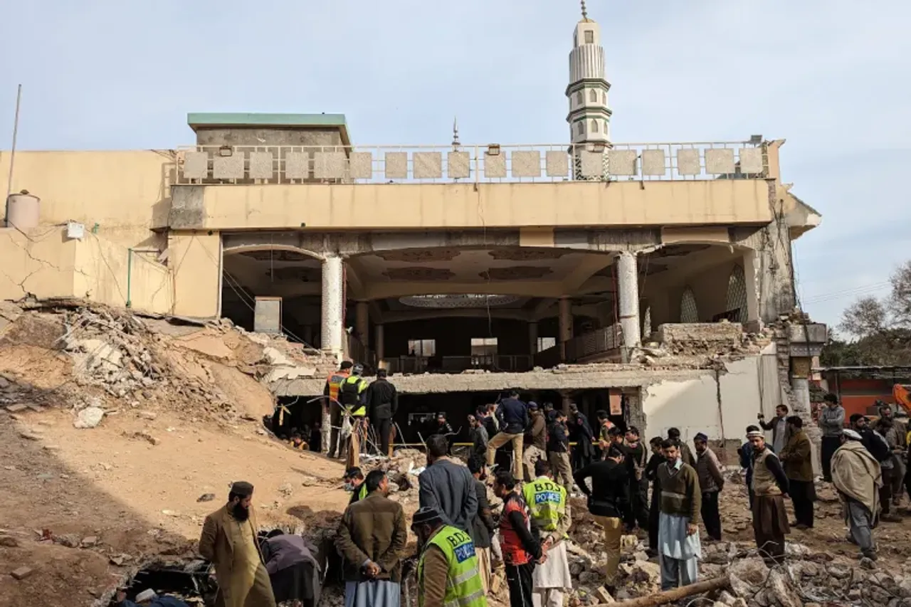 Peshawar mosque suicide