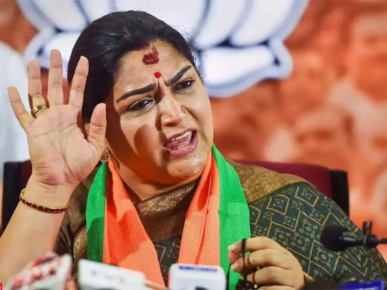 Khushbu Sundar BJP.jpg