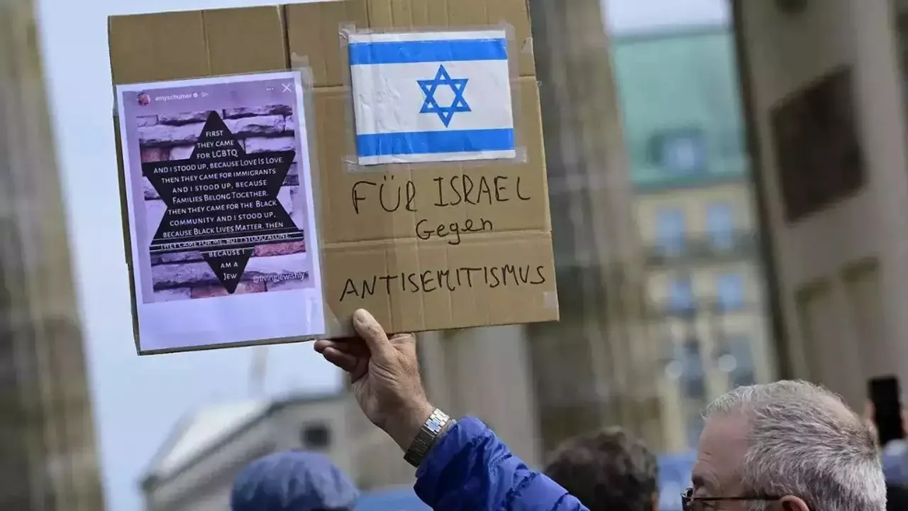 antisemitism.jpg
