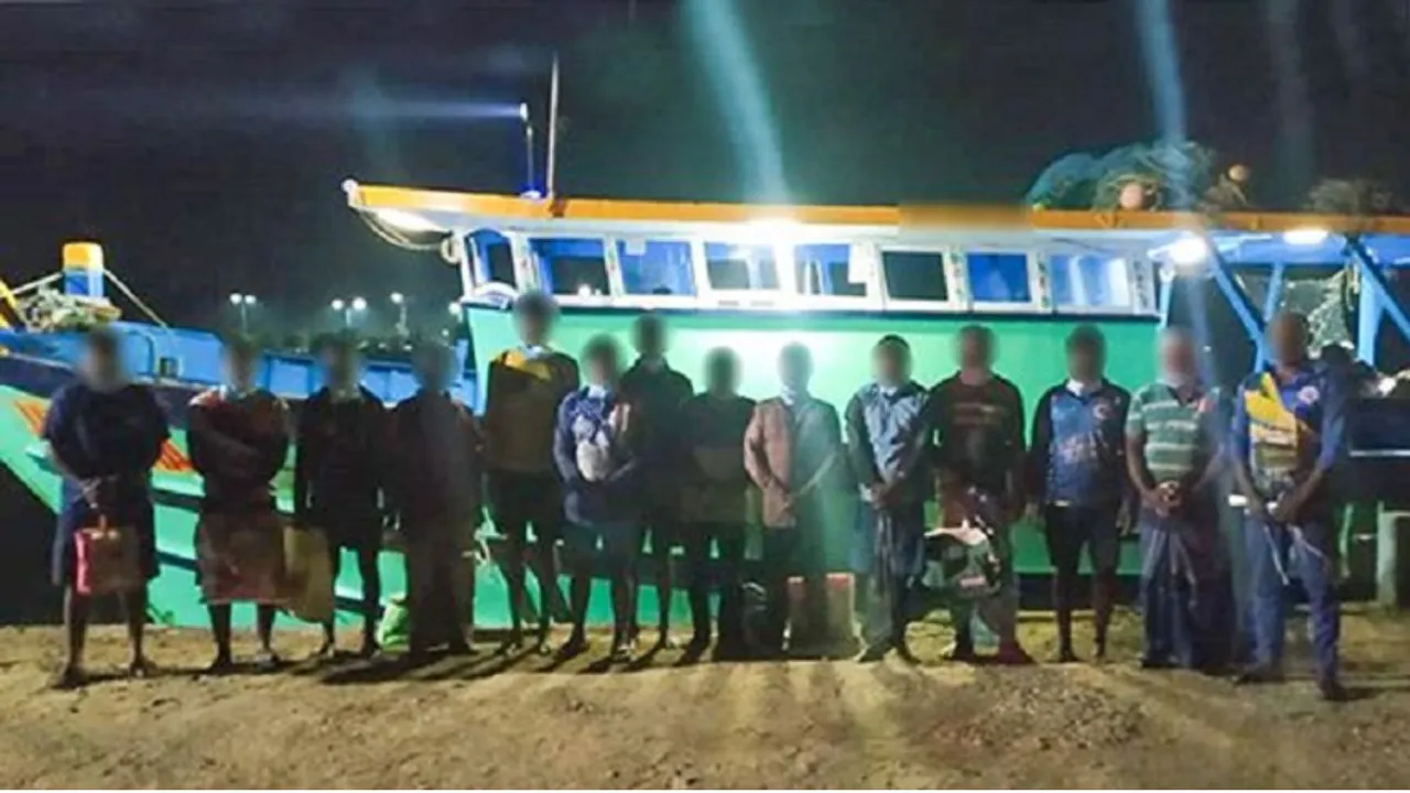 The Sri Lanka Navy detained at least 15 Indian fishermen off the coast of Karainagar in the northern Jaffna Peninsula on Friday
