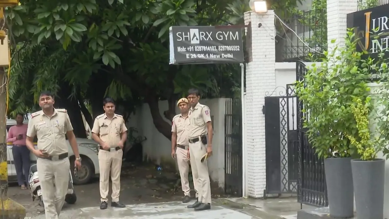 Police personnel during investigation after a gym owner was shot dead by two bike borne assailants, in Greater Kailash area of New Delhi, Friday, Sept. 13, 2024.