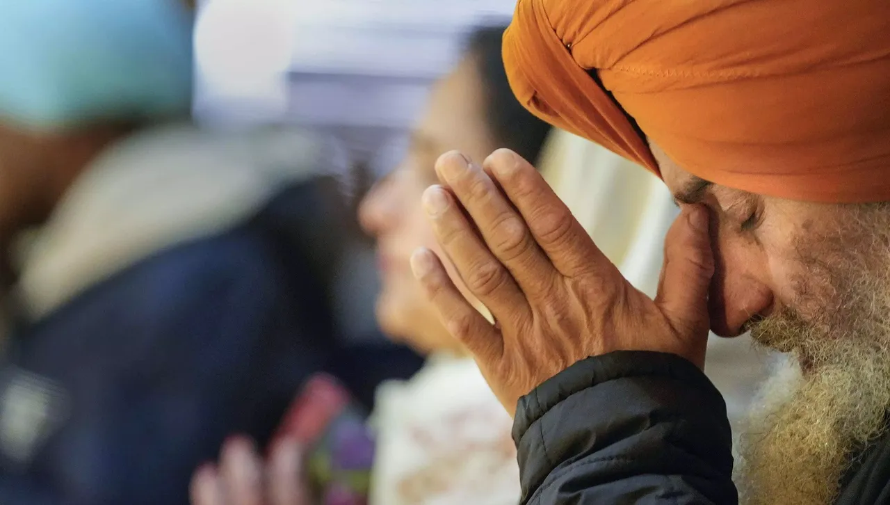 sikh devotees punjab.jpg