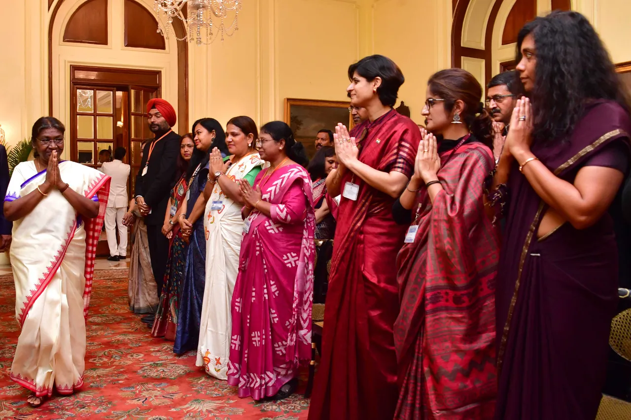 Droupadi Murmu Civil Servants