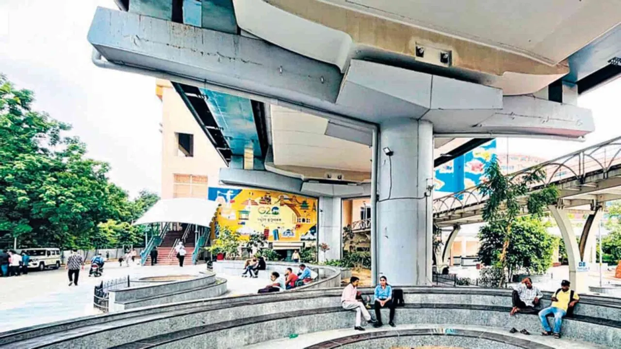 Supreme Court metro station.jpg