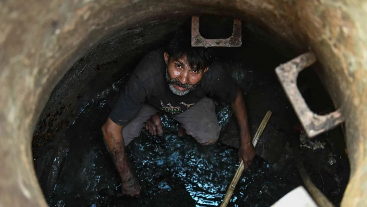 manual scavenging Supreme court.jpg