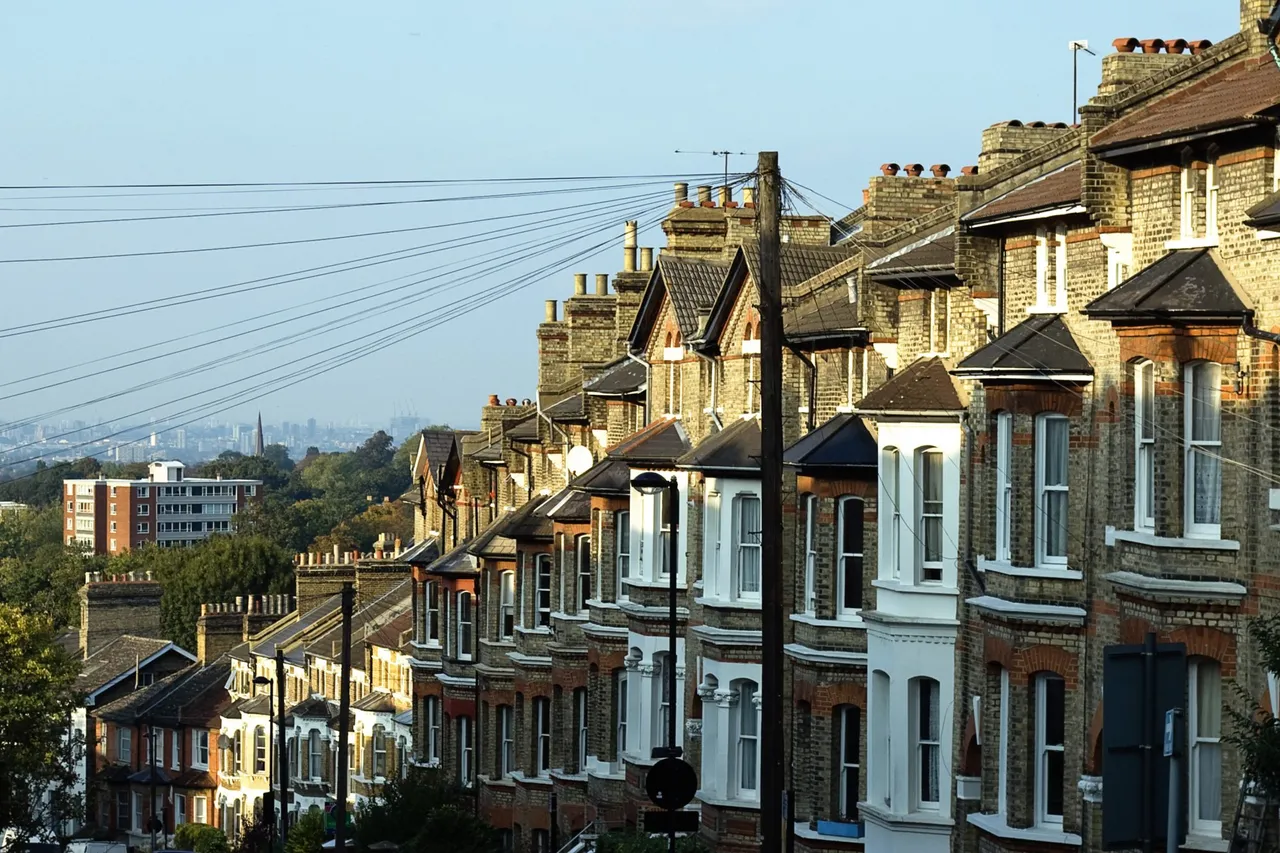 Housing crisis England.jpg