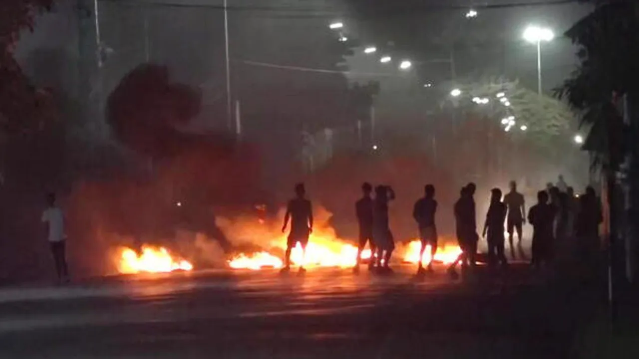 Manipur mob torches 2 buses