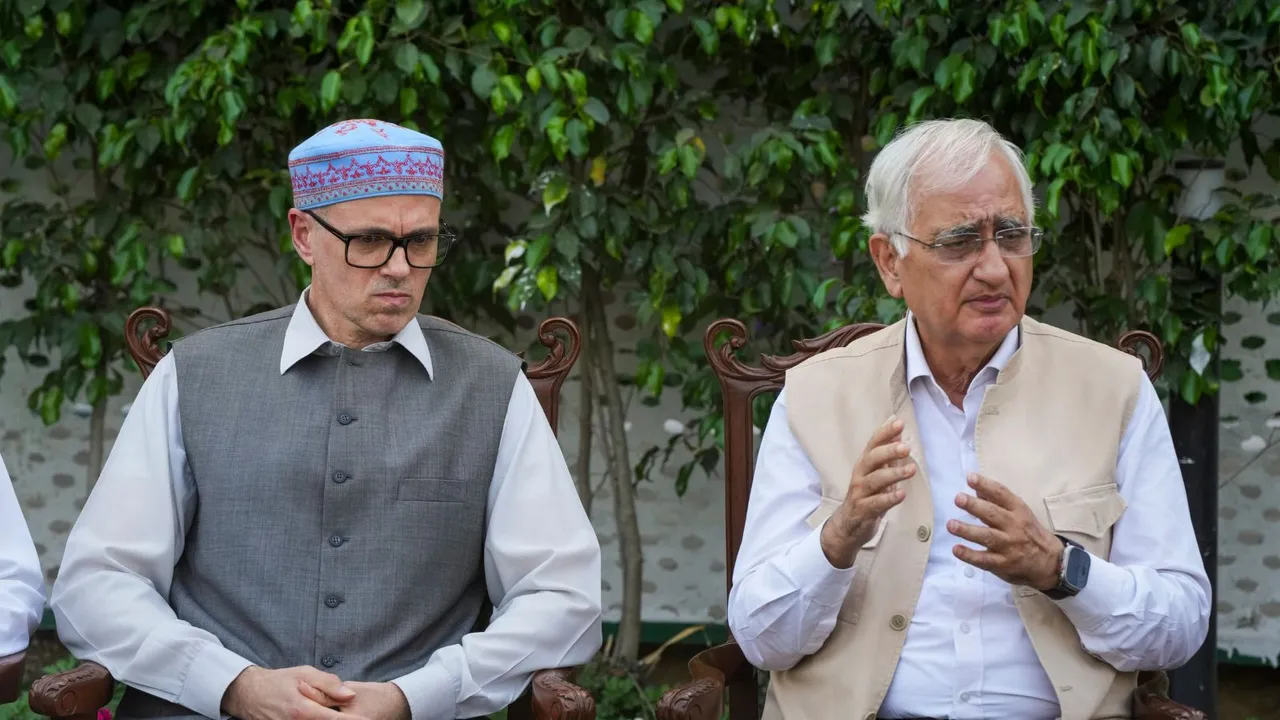 Congress leader Salman Khurshid and J&K National Conference leader Omar Abdullah during a press conference, in New Delhi, Monday, April 8, 2024