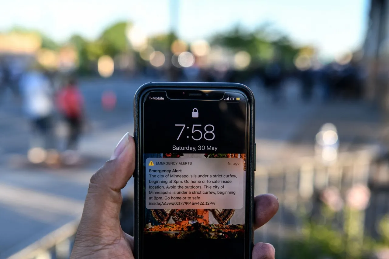 UK Alert Phone.jpg