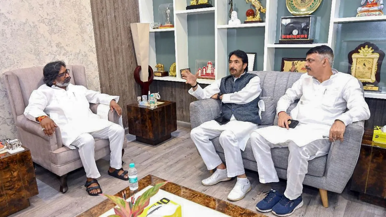 Former Jharkhand Chief Minister Hemant Soren meets with Jharkhand Congress in-charge Ghulam Ahmed Mir and Jharkhand Congress chief Rajesh Thakur ahead of Jharkhand INDIA-Alliance meeting, in Ranchi, Wednesday, July 3, 2024.