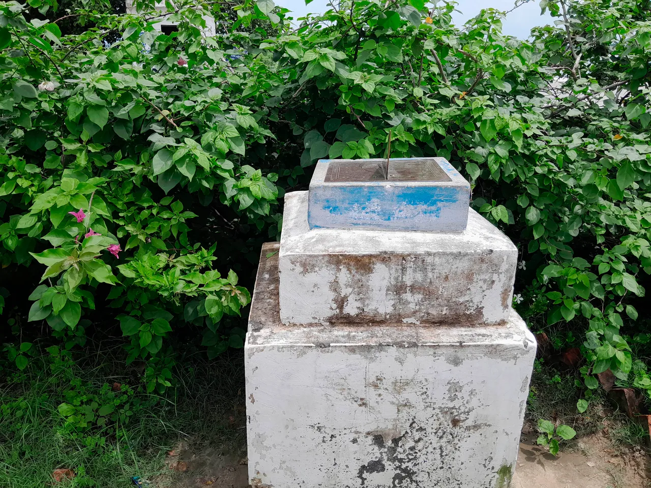 A sundial installed by the British in Shahjahanpur, Uttar Pradesh