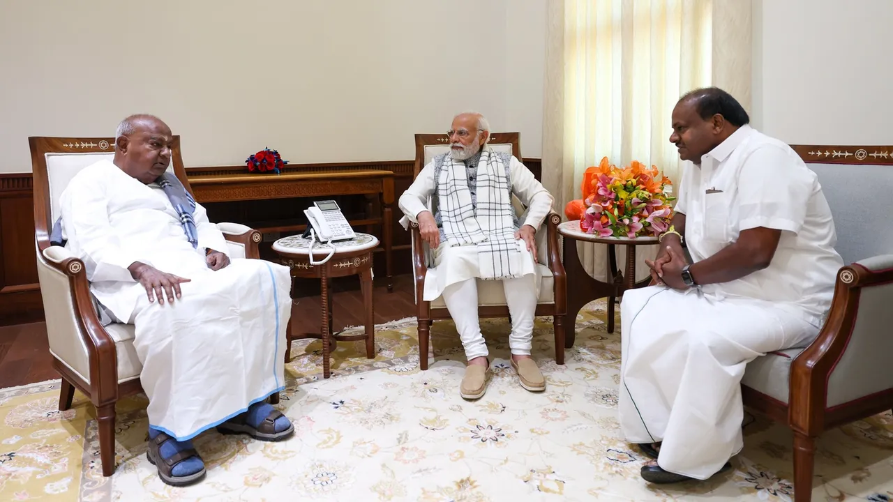 Narendra Modi H D Devegowda H D Kumaraswamy
