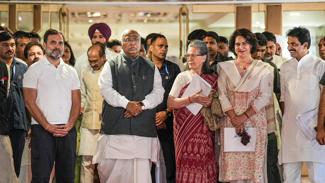 Congress President Mallikarjun Kharge with party leaders Sonia Gandhi, Rahul Gandhi, Priyanka Gandhi Vadra and others during the extended Congress Working Committee meeting, in New Delhi, Saturday, June 8, 2024