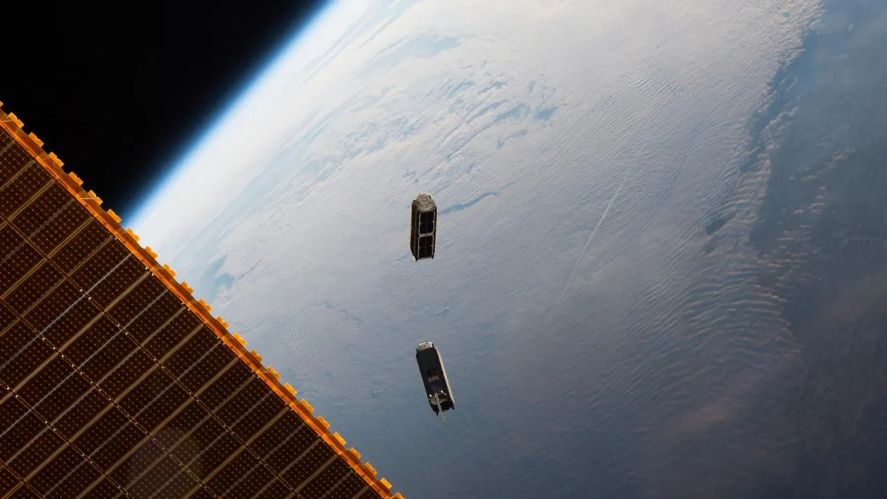 GalaxEye's multi sensor satellite.jpg