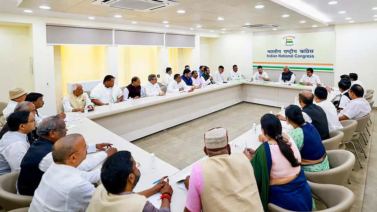 Congress meeting on Delhi