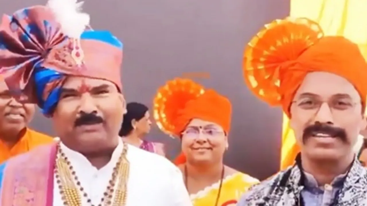 A still from the video of Sanjay Gaikwad claiming that he hunted a tiger 37 years ago and wears its tooth around his neck