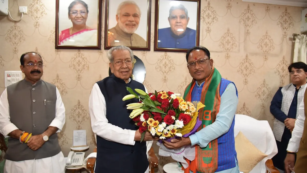 Chhattisgarh Chief Minister-designate Vishnu Deo Sai meets Governor Biswabhusan Harichandan at Raj Bhavan and stakes claim to form the government.