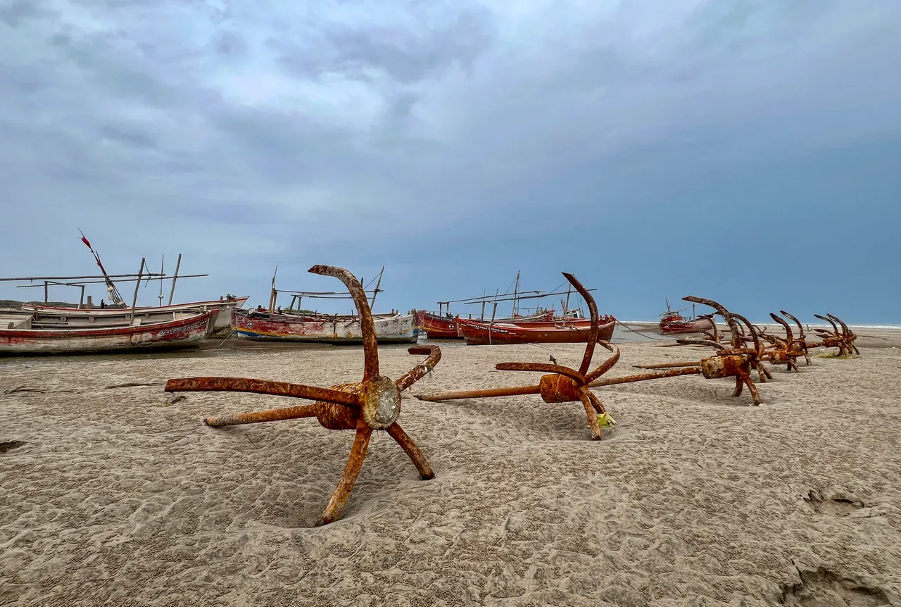 Biparjoy kutch fishermen.jpg