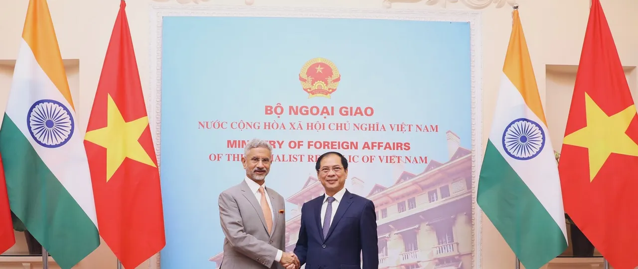 Bui Thanh Son S Jaishankar.jpg