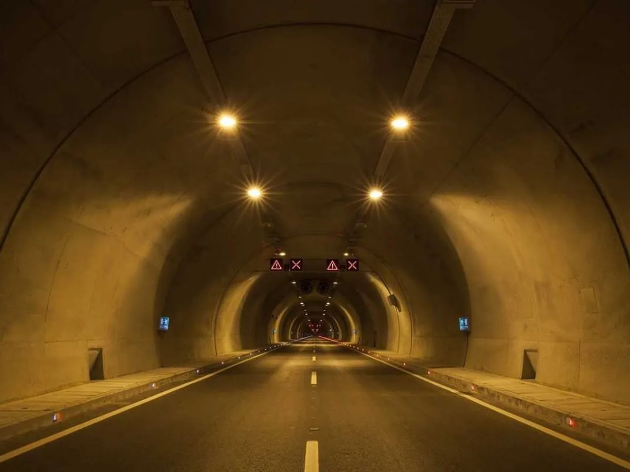 Banihal Qazigund tunnel.jpg