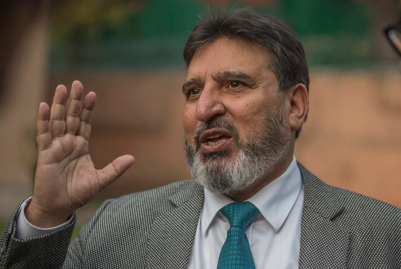 Altaf Bukhari.jpg