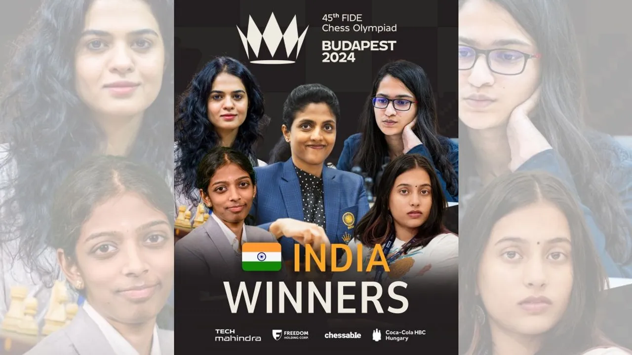 Women Squad: Harika Dronavalli, Vaishali Rameshbabu, Divya Deshmukh, Vantika Agrawal, Tania Sachdev and Abhijit Kunte (Captain)