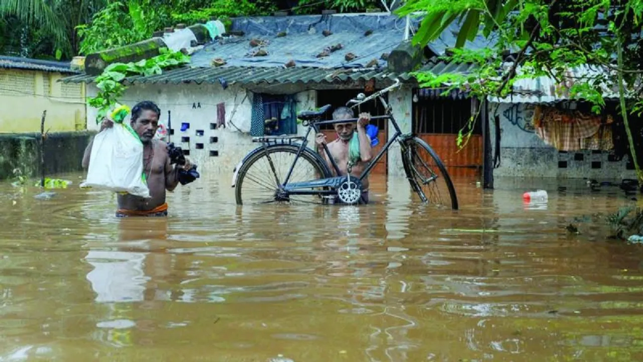 Odisha floods no drinking water.jpeg