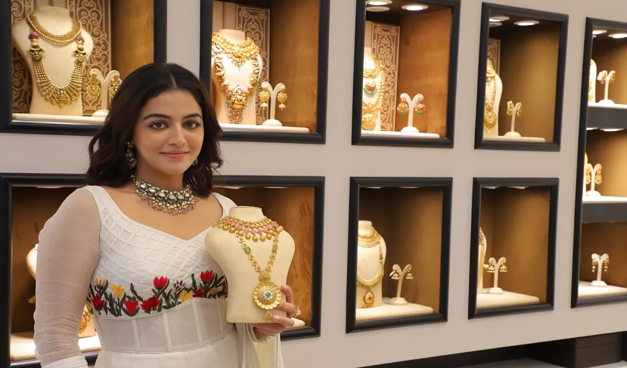 Kalyan Jewellers showroom.jpg