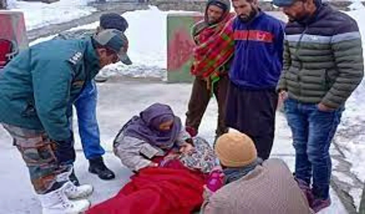 Pregnant Lady Kashmir Army