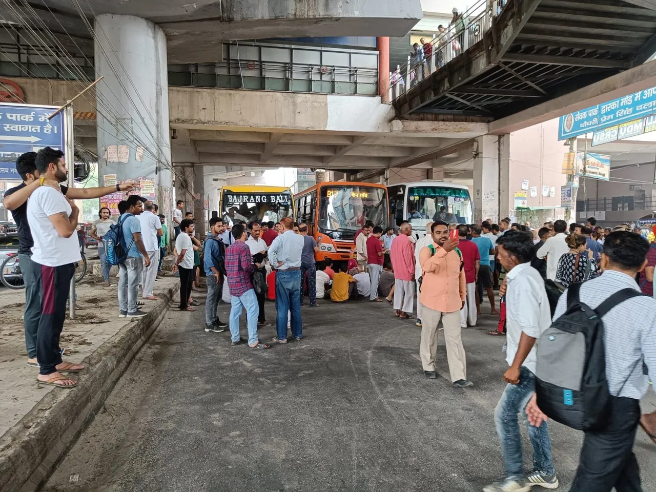 Traffic delhi.jpg