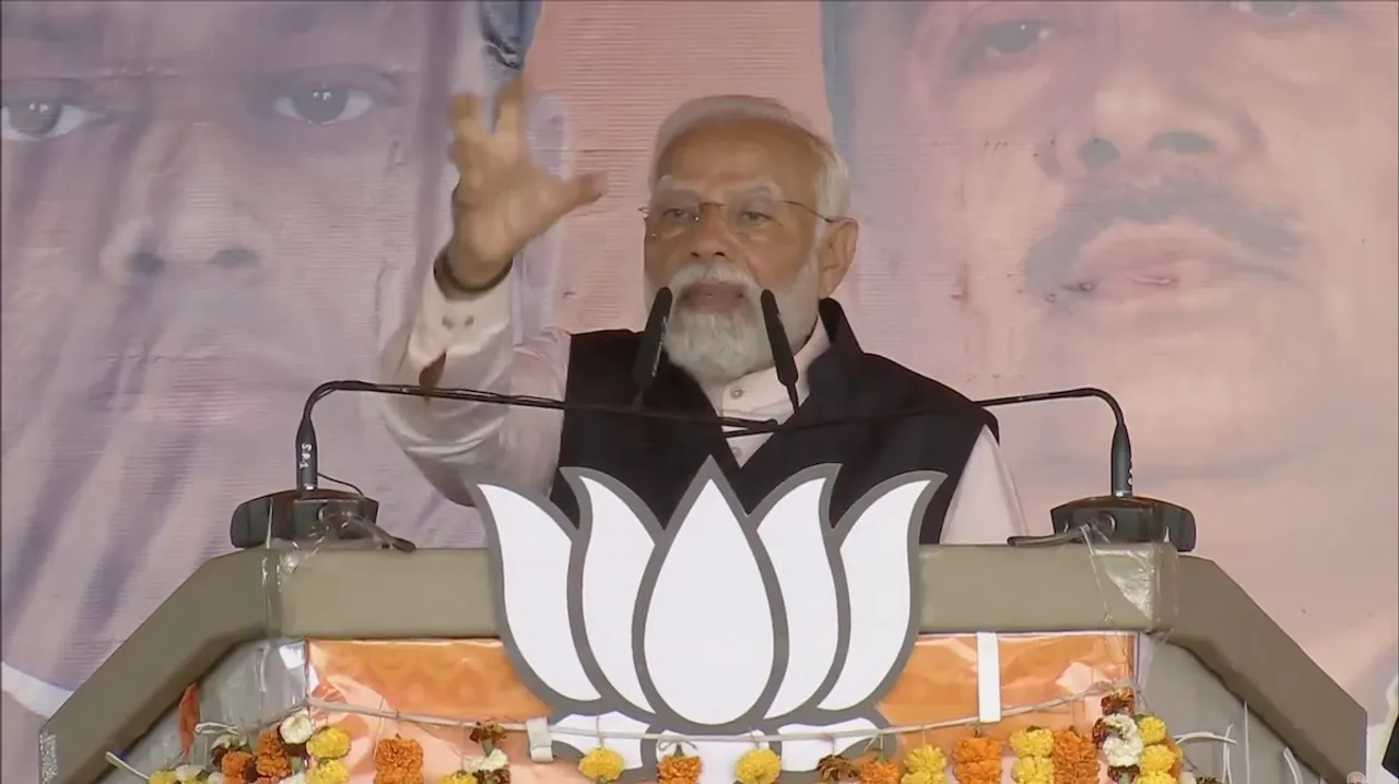 Narendra Modi addresses a rally in Arambagh, West Bengal