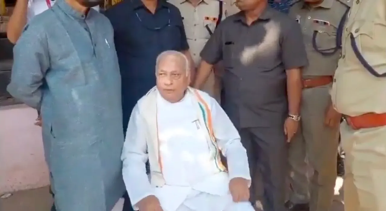 Arif Mohammed Khan states roadside protest
