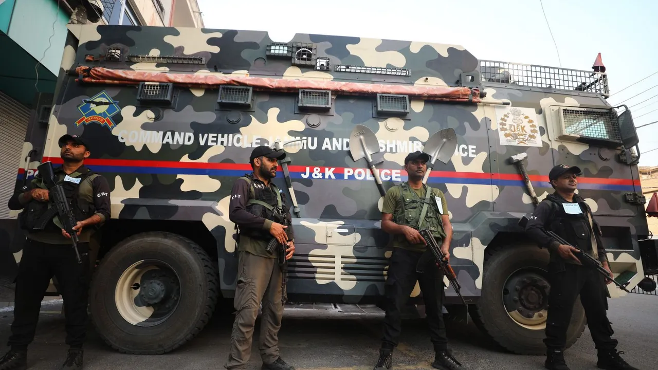 Crisis Response Team (CRT) of Jammu & Kashmir Police stands guard