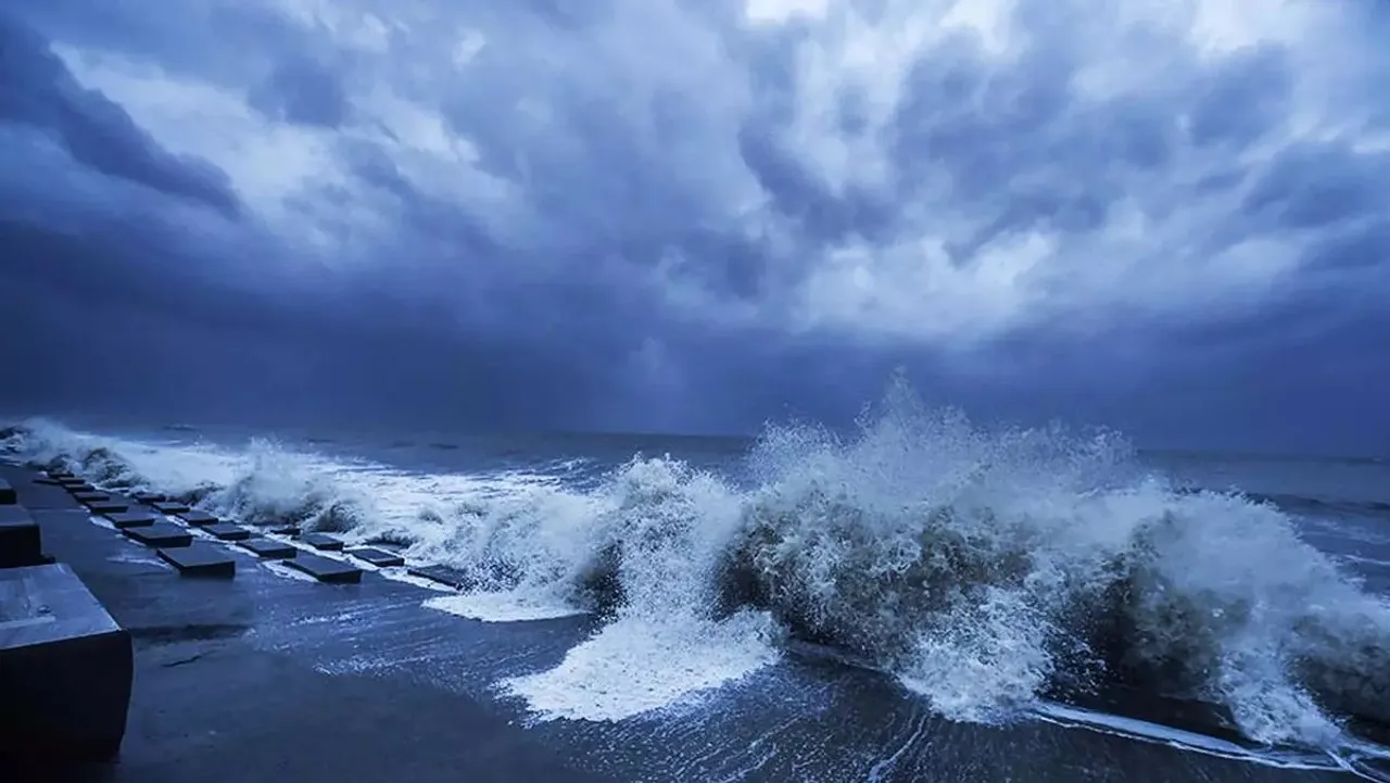 Odisha cyclone.jpg